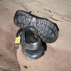 Teva hurricane drift sz8
